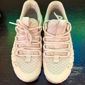 Nike Women's Metcon LIKE NEW Sneakers